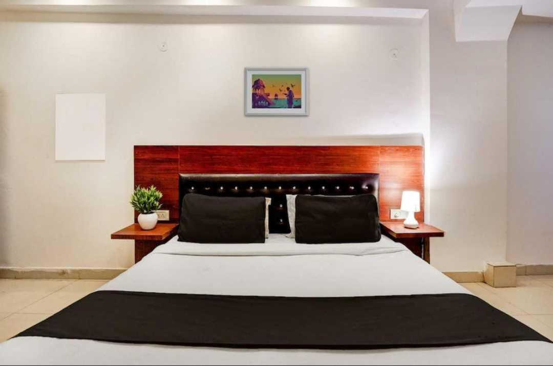 Hotel O Anshu B&B New Delhi Exterior foto