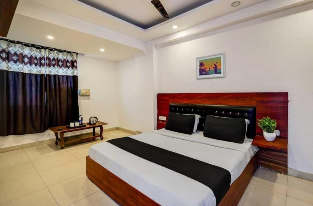 Hotel O Anshu B&B New Delhi Exterior foto