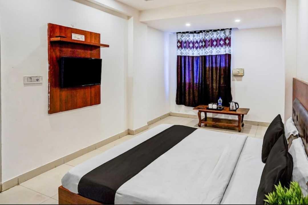 Hotel O Anshu B&B New Delhi Exterior foto