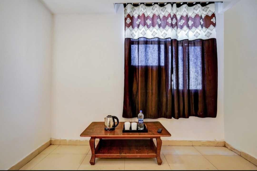 Hotel O Anshu B&B New Delhi Exterior foto