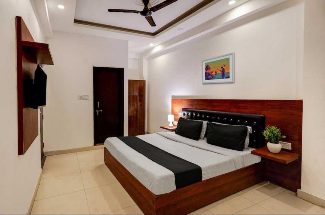 Hotel O Anshu B&B New Delhi Exterior foto